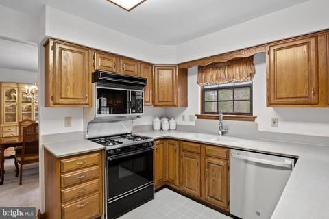 71 Michaelson Dr, Mount Laurel, NJ 08054 photo 17