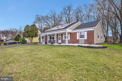11 Edgely Ln, Willingboro, NJ 08046