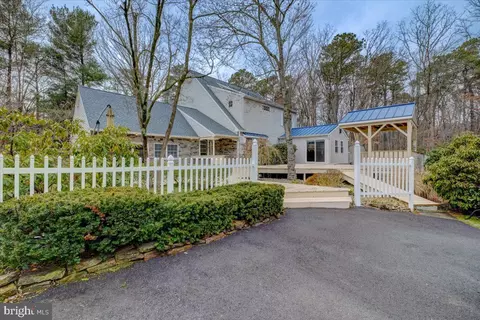 14 King Arthur Dr, Medford, NJ 08055