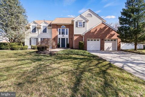 7 Millstream Dr, Mount Laurel, NJ 08054