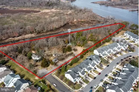 100 Wave Rd, Mount Laurel, NJ 08054