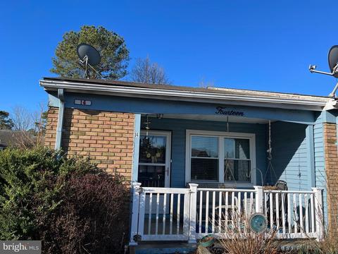 14 Cheshire Ct, Southampton, NJ 08088