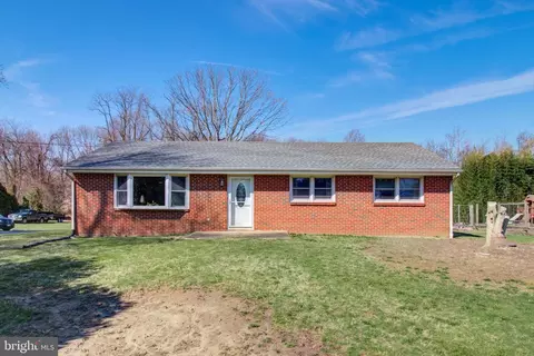 739 Monmouth Rd, Chesterfield, NJ 08515