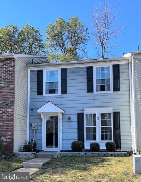 27 Dorchester Cir, Marlton, NJ 08053