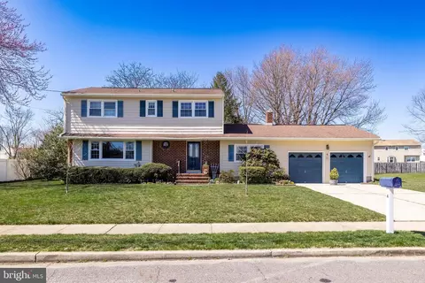 4 Ticonderoga Dr, Bordentown, NJ 08505