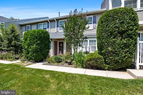 307 Coventry Way, Mount Laurel, NJ 08054