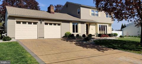 8 Independence Dr, Bordentown, NJ 08505