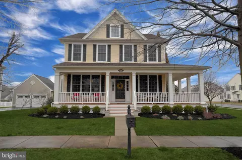8 Chilton Dr, Chesterfield, NJ 08515