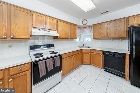 716 Cascade Dr N, Mount Laurel, NJ 08054 photo 4