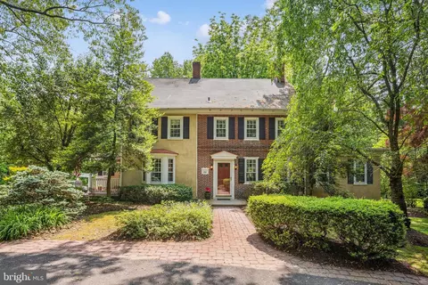 301 Creek Rd, Moorestown, NJ 08057