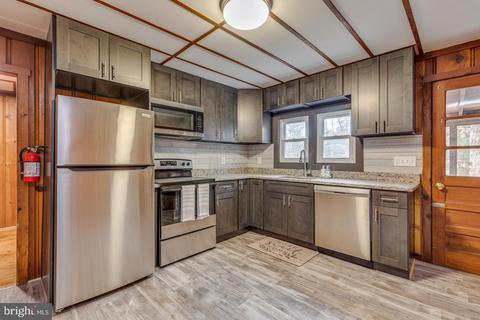 11741176 Stokes Rd, Medford, NJ 08055