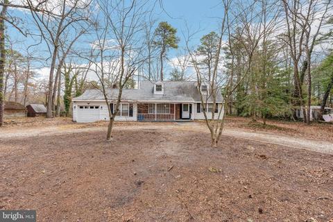 4 Elm Ct, Medford, NJ 08055