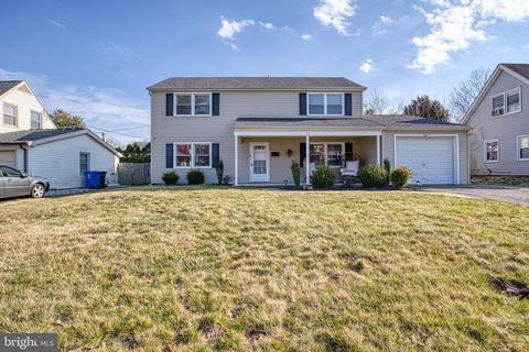 28 Hopkins Ln, Willingboro, NJ 08046