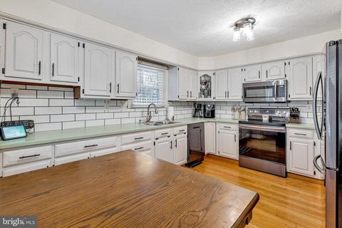 300 Williamsburg, Marlton, NJ 08053 photo 12