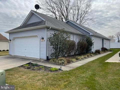 61 Forrestal Dr, Beverly, NJ 08010
