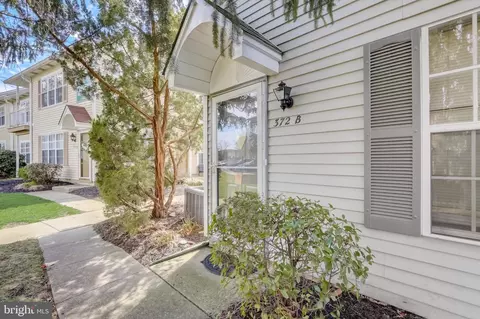372 Delancey Pl #122, Mount Laurel, NJ 08054