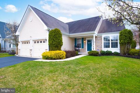 10 Goldenrod Ln, Marlton, NJ 08053