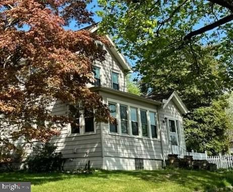 207 Delaware Ave, Fieldsboro, NJ 08505
