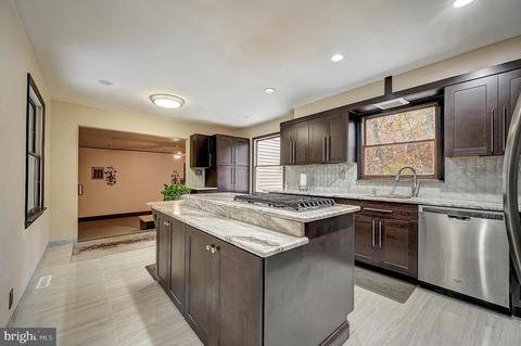 215 Crest Rd, Marlton, NJ 08053