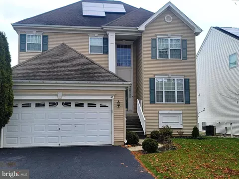 41 Allegheny Ln, Bordentown, NJ 08505