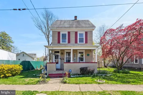 619 Mulberry St, Delanco, NJ 08075