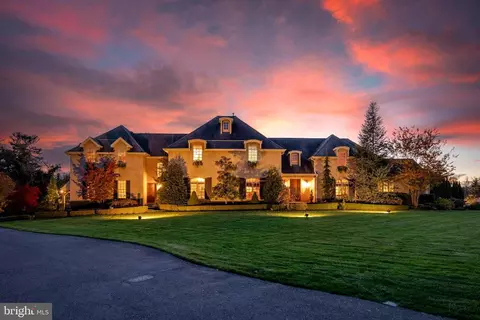 169 Country Club Dr, Lumberton, NJ 08048