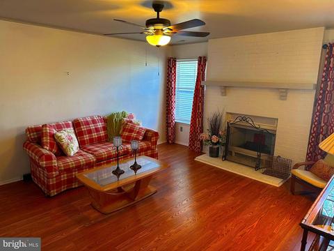 134 Stratton Ln, Mount Laurel, NJ 08054 photo 3
