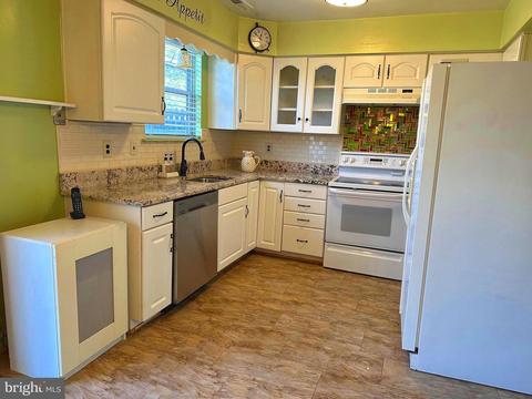 134 Stratton Ln, Mount Laurel, NJ 08054 photo 9