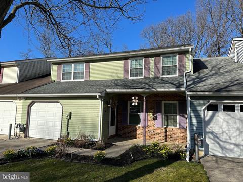 134 Stratton Ln, Mount Laurel, NJ 08054 photo 2