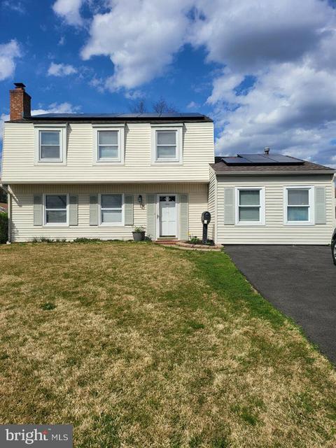 32 Twisting Ln, Willingboro, NJ 08046