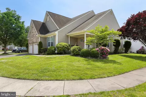 2 Periwinkle Pl, Marlton, NJ 08053