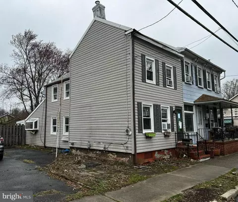 107 Elizabeth St, Bordentown, NJ 08505