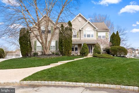 8 Hibiscus Ct, Lumberton, NJ 08048