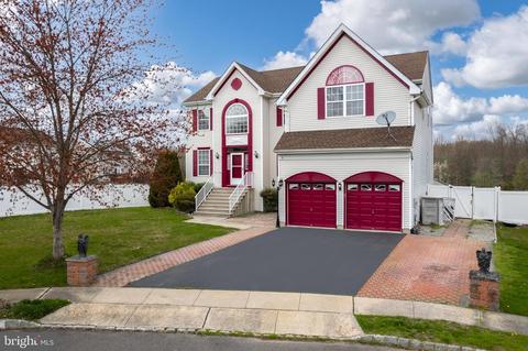 5 Clement Ct, Columbus, NJ 08022