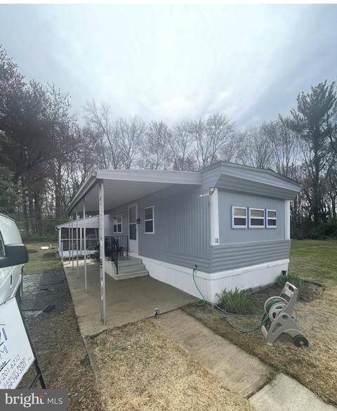 18 Edgewood Pl, Southampton, NJ 08088