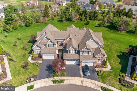 204 Eagle Ct, Moorestown, NJ 08057
