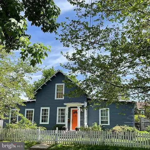 38 Mary St, Bordentown, NJ 08505