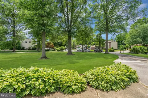 16 Beth Dr, Moorestown, NJ 08057 photo 2
