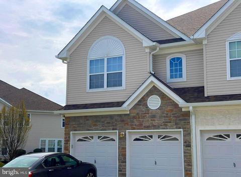 25 Tudor Ct, Marlton, NJ 08053