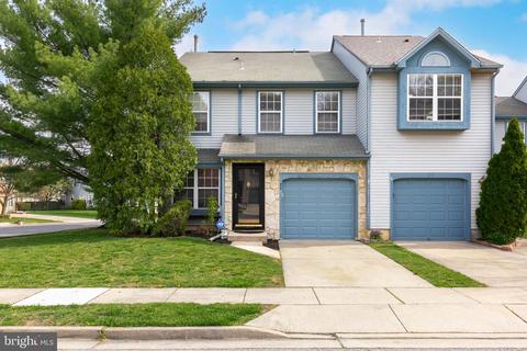 27 Kettlebrook Dr, Mount Laurel, NJ 08054