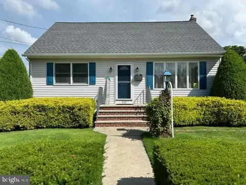 717 Oakland Ave, Burlington, NJ 08016