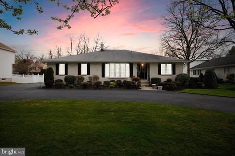 1202 Coles Ln, Cinnaminson, NJ 08077