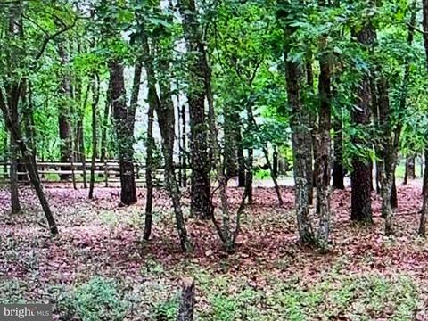 14 Commonwealth Dr, Medford, NJ 08055