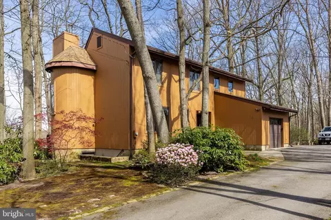 1011 Woodland Ln, Hainesport, NJ 08036