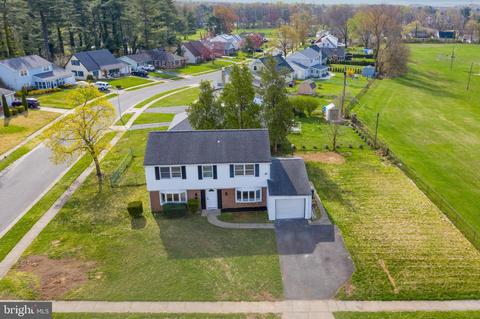 112 Hampshire Ln, Willingboro, NJ 08046