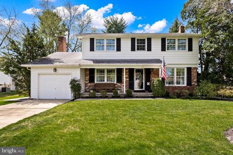 112 S Saint Andrews Dr, Mount Laurel, NJ 08054