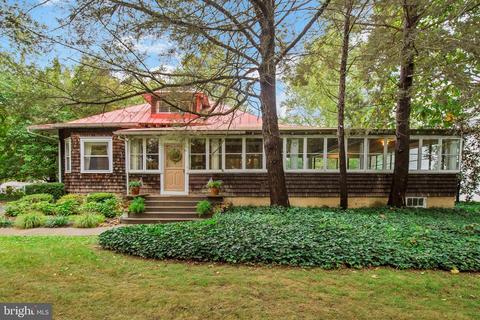 41 Mecray Ln, Maple Shade, NJ 08052