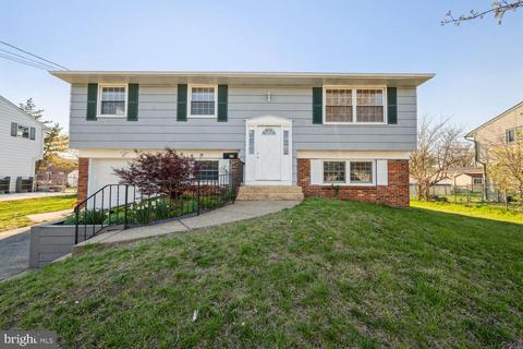 32 Evergreen Ln, Burlington, NJ 08016