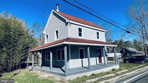35 N Maple Ave, Tuckerton, NJ 08087