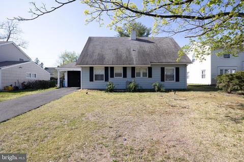 15 Buttonbush Ln, Willingboro, NJ 08046